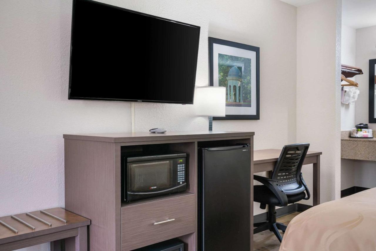Quality Inn Greenville Near University Exterior photo