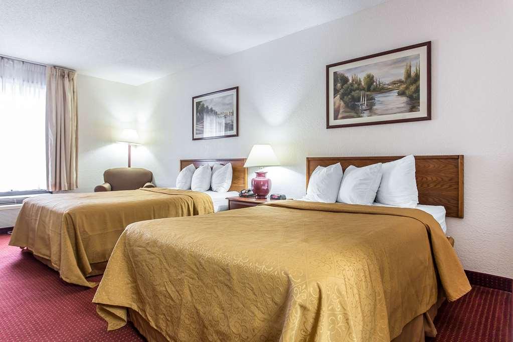 Quality Inn Greenville Near University Room photo